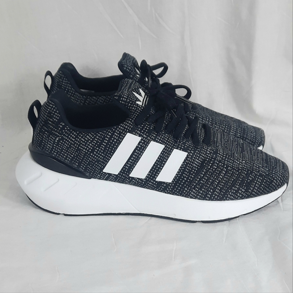 Adidas Swift Run 22 Youth Big Kids Shoes Size 5 Core Black GW8176 Sneakers NEW